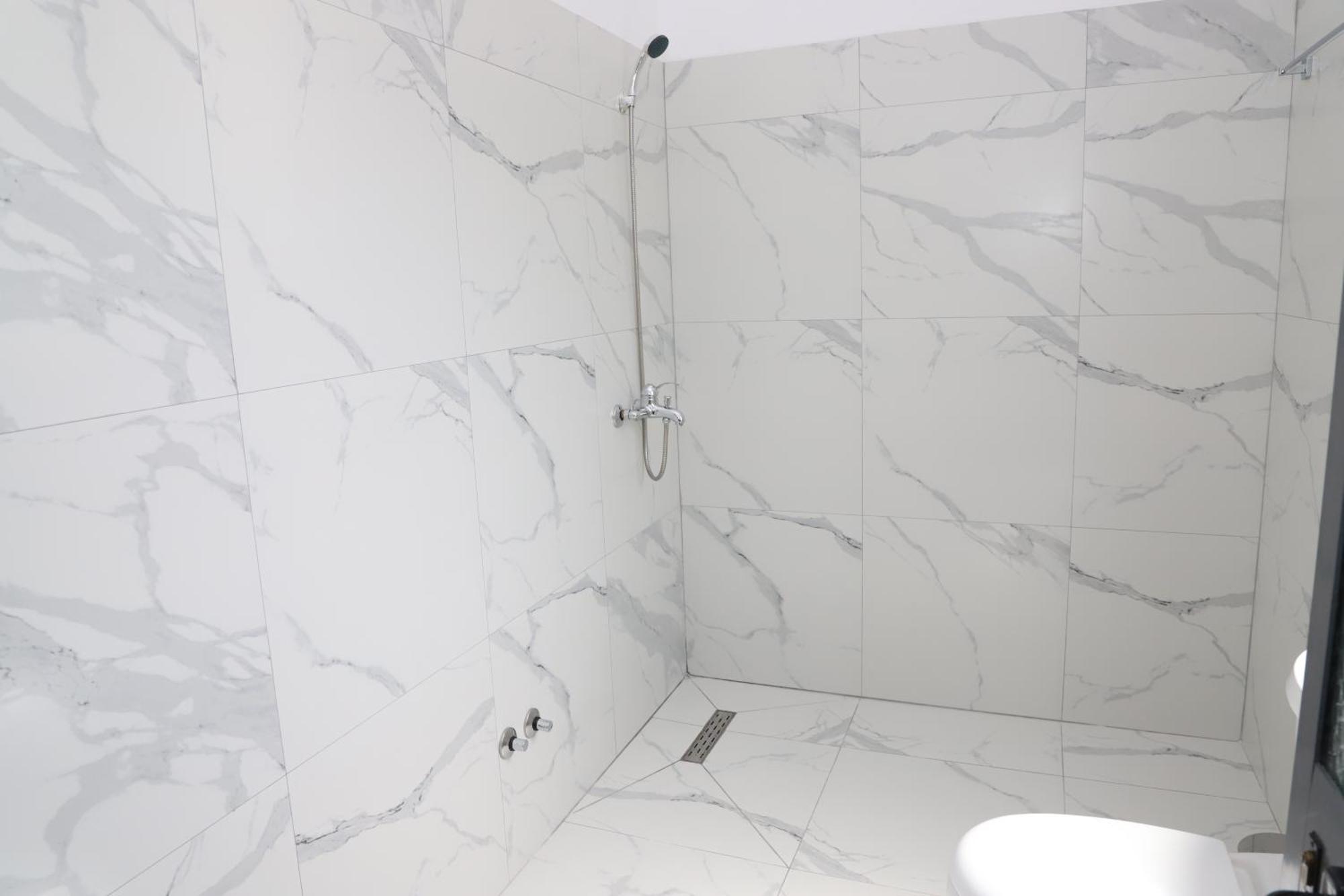 Vila Luen Berat Ngoại thất bức ảnh