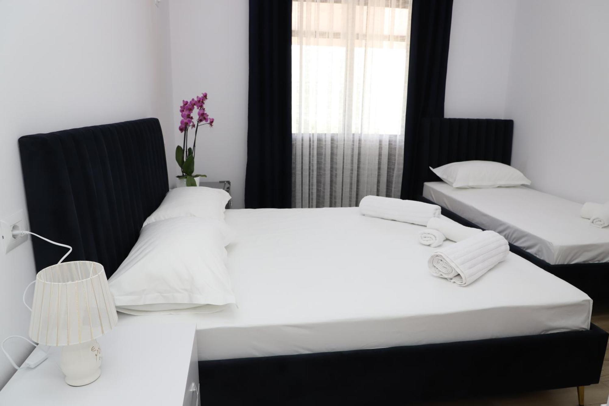 Vila Luen Berat Ngoại thất bức ảnh
