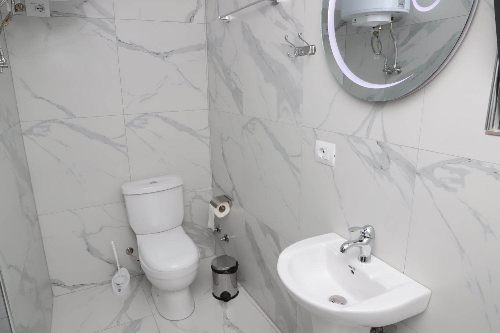 Vila Luen Berat Ngoại thất bức ảnh