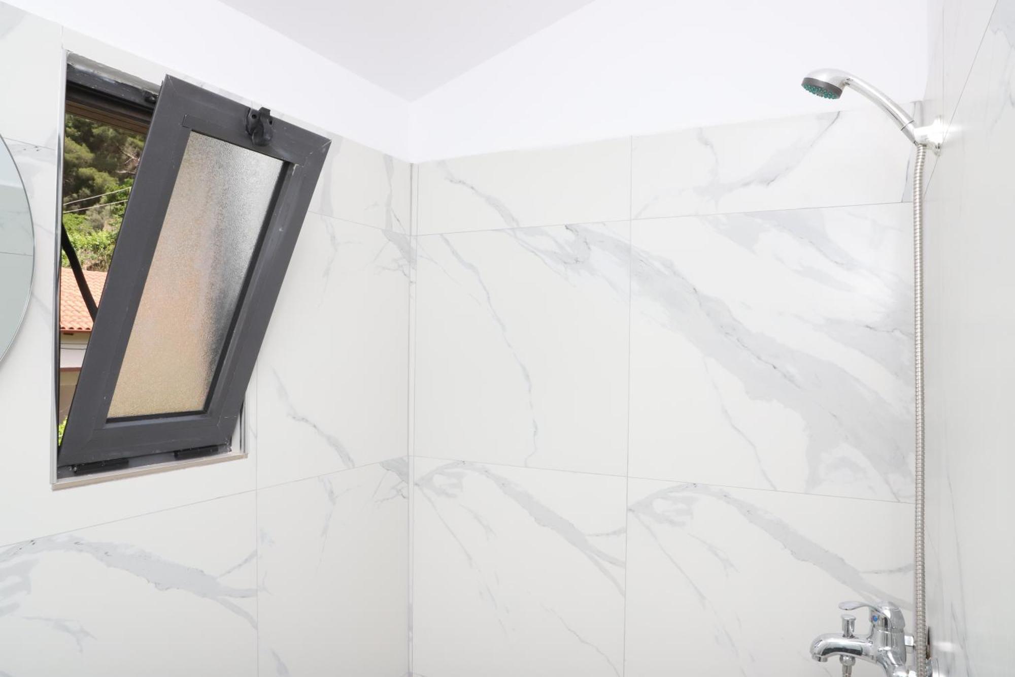 Vila Luen Berat Ngoại thất bức ảnh