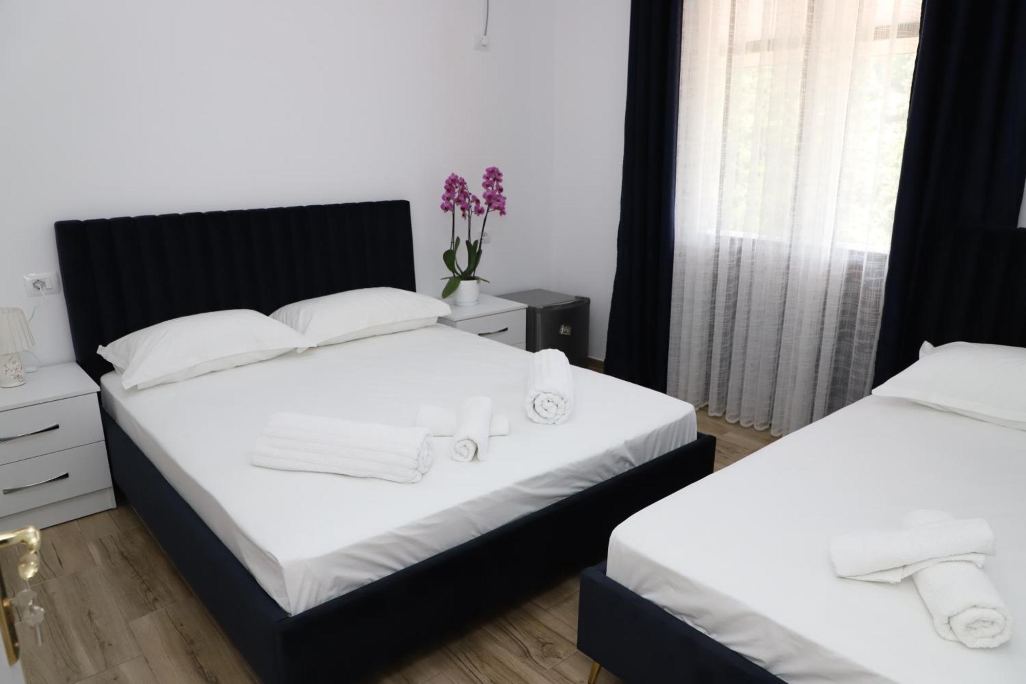 Vila Luen Berat Ngoại thất bức ảnh