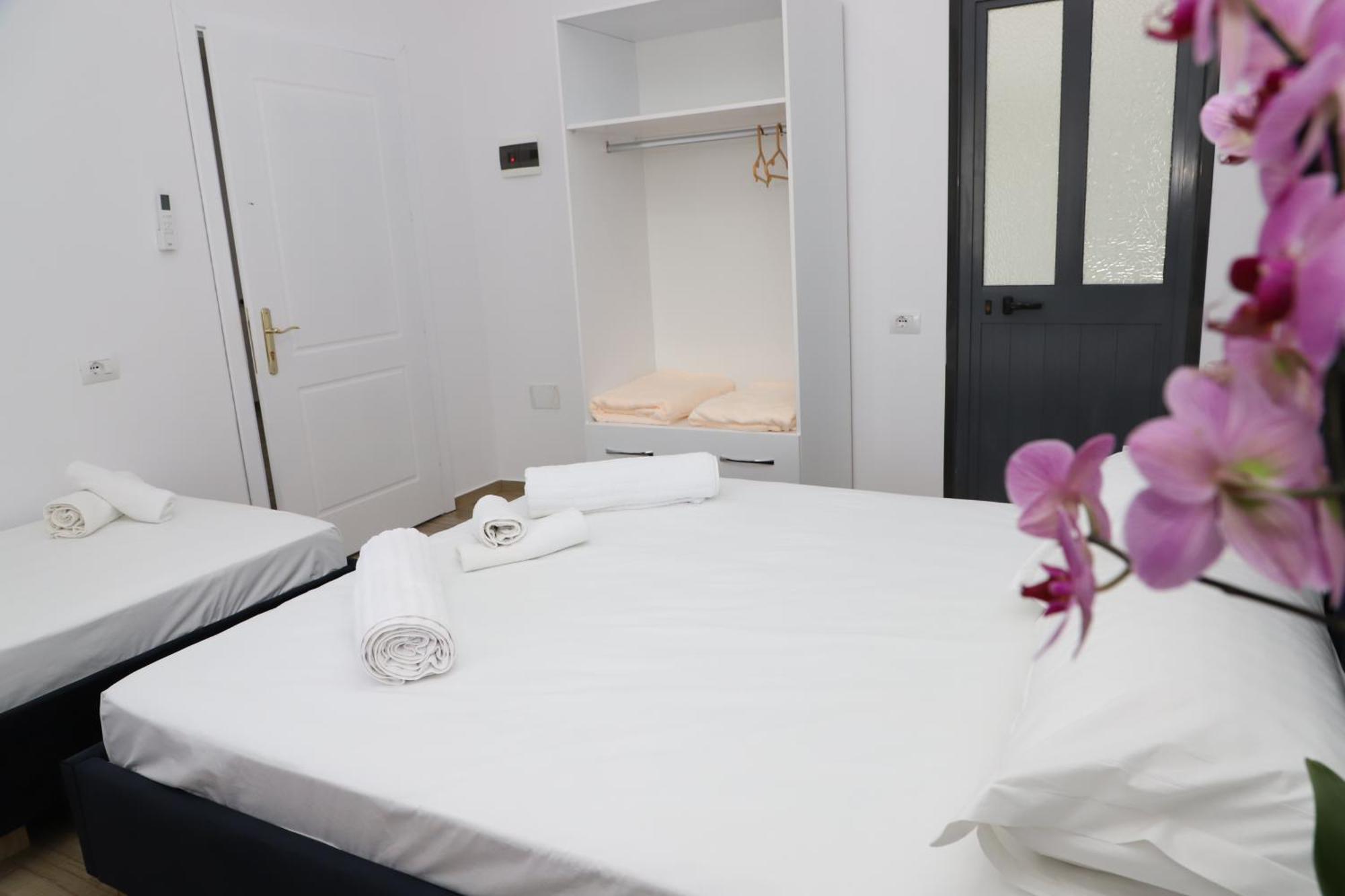 Vila Luen Berat Ngoại thất bức ảnh